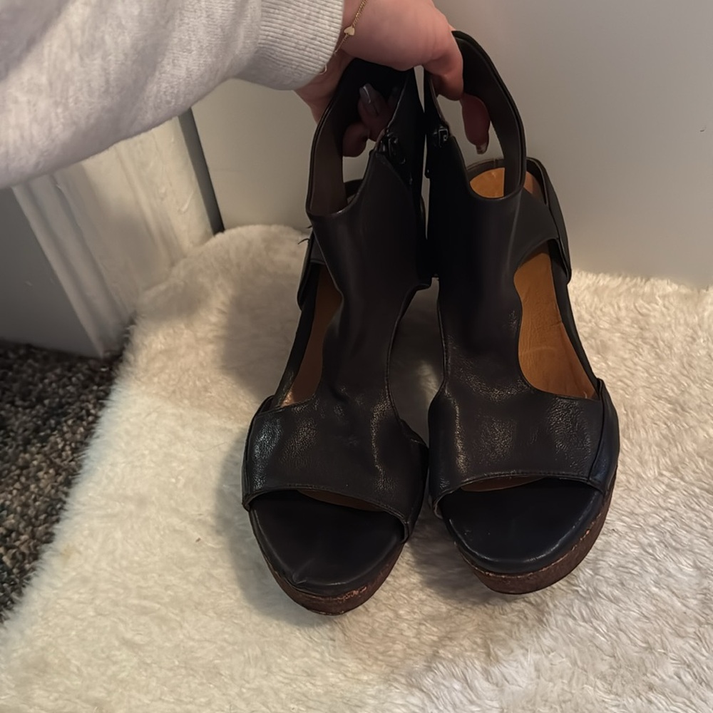 Coclico Leather Wedges - Picture 2 of 5